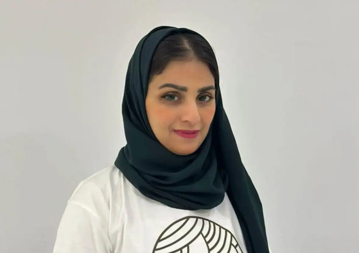النساء وصناعة المحتوى في الخليج: هديل مليباري نموذجًا غير نمطي