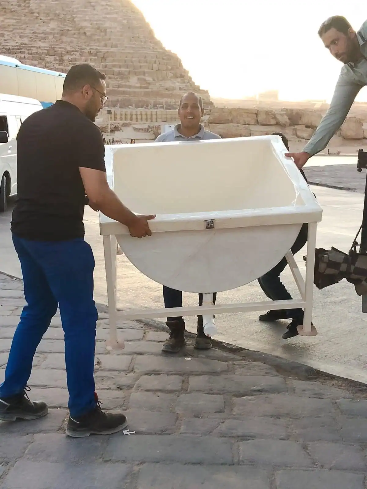 الجهود المبذولة لتحسين بيئة العمل ورعاية الحيوانات العاملة بمنطقة هضبة الأهرامات