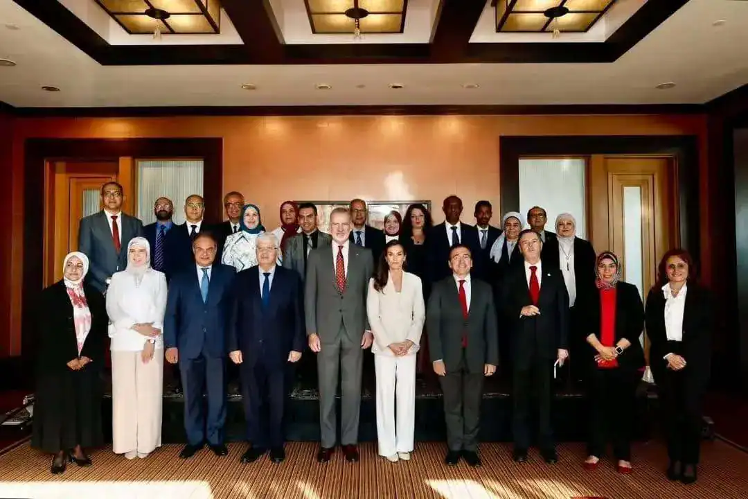 الدكتور محمد دياب رئيس قسم اللغة الإسبانية بكلية اللغات والترجمة جامعة بدر بالقاهرة، ولقاء مع جلالة ملك وملكة إسبانيا: