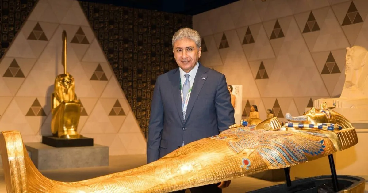 وزير السياحة والآثار يفتتح معرض الملك الشاب توت عنخ آمون بالجناح المصري المُشارك بالمعرض السياحي الدولي FITUR 2026