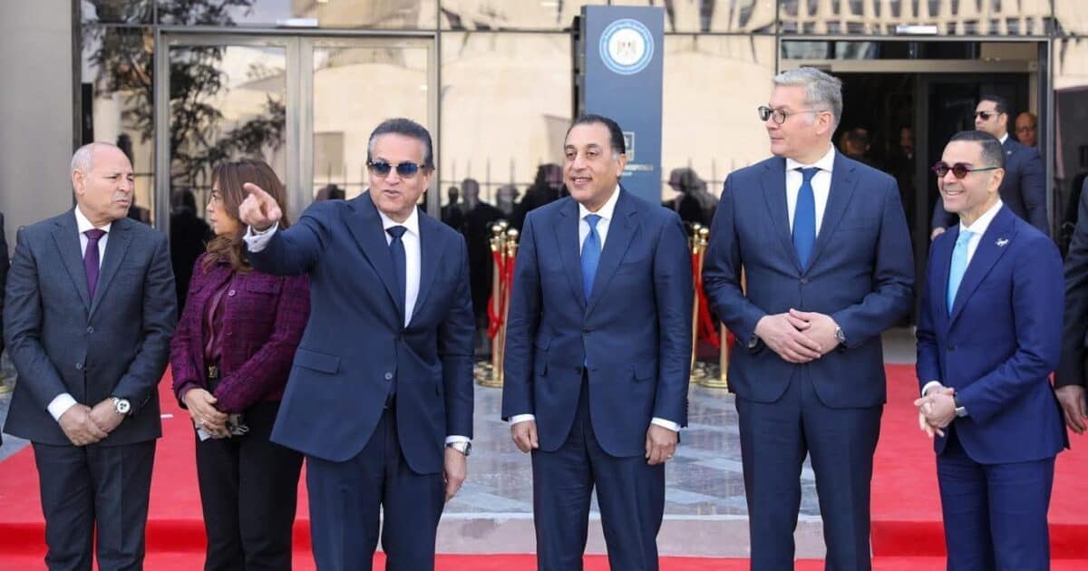 رئيس الوزراء يشهد افتتاح مستشفى كليوباترا التجمع (سكاي)