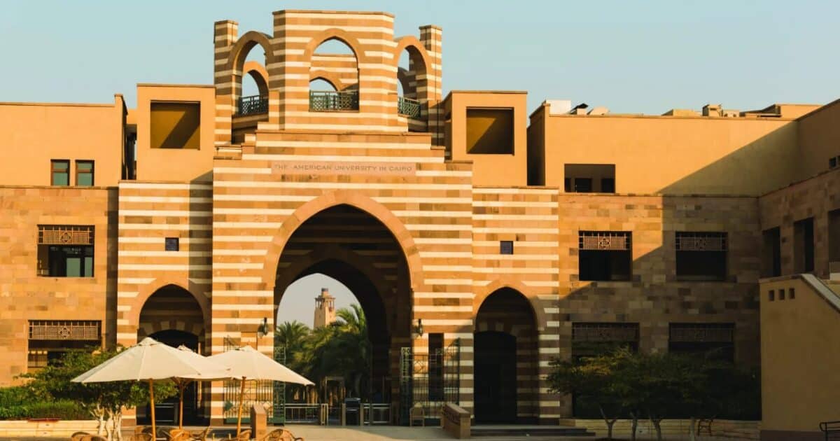 الجامعة الأمريكية بالقاهرة في ختام 2025 : عام من التأثير العالمي، والابتكارات العلمية، والشراكات الاستراتيجية