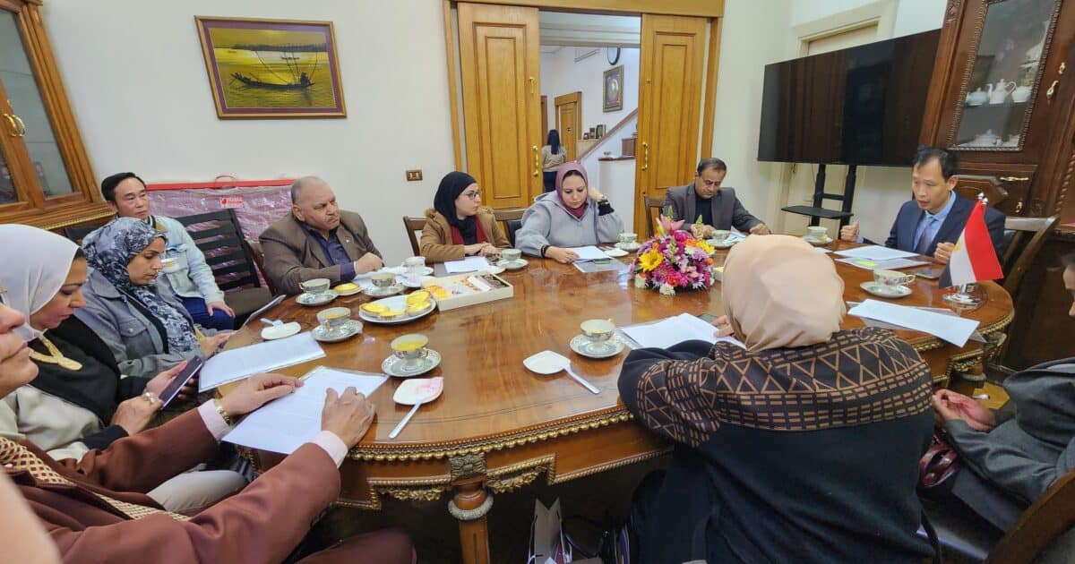 سفير فيتنام يستعرض انجازات المؤتمر الوطني الرابع عشر الحزب الشيوعي الفيتنامي