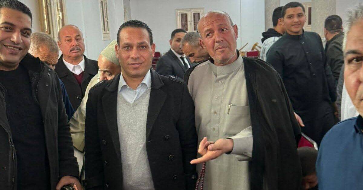 النائب سيد عبد الجليل يلتقي بأهالي قرية “الوادي الأخضر” لبحث مطالبهم