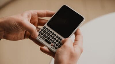Clicks Technology تطلق Clicks Communicator للمراسلة