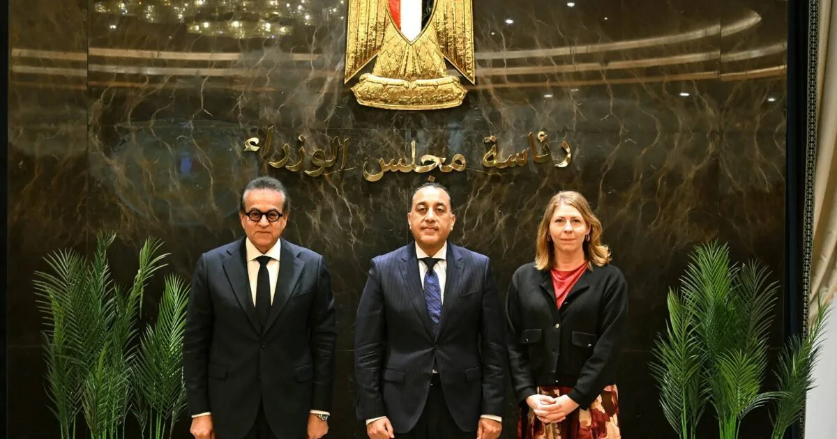 رئيس الوزراء يشهد توقيع مذكرة تفاهم بين مصر والسويد بهدف دعم الشراكة في المجالات الصحية والطبية