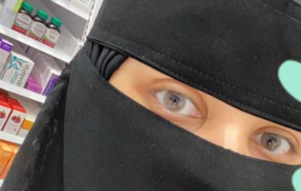 د. هياء الشمري.. صيدلانية تنشر ثقافة الجمال وتكشف أسرار كريمات التجميل