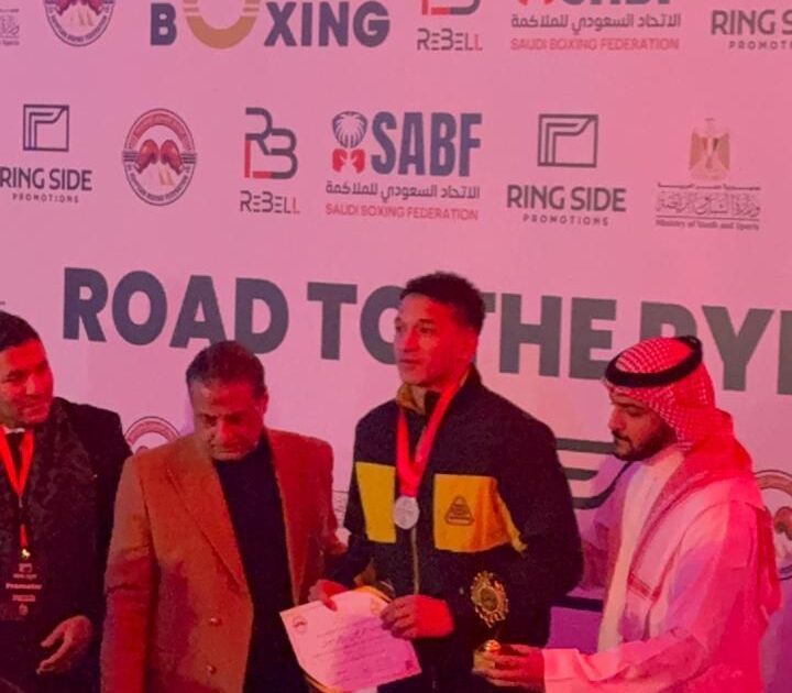 عمر هيكل يفوز بتصفيات بطولة الملاكمة محترفين Road to the pyramids