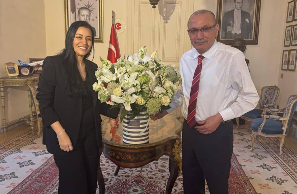 المخرجة بتول عرفة تستعد لتصوير سلسلة كليبات في تركيا وتشيد بتعاون السفارة التركية بالقاهرة