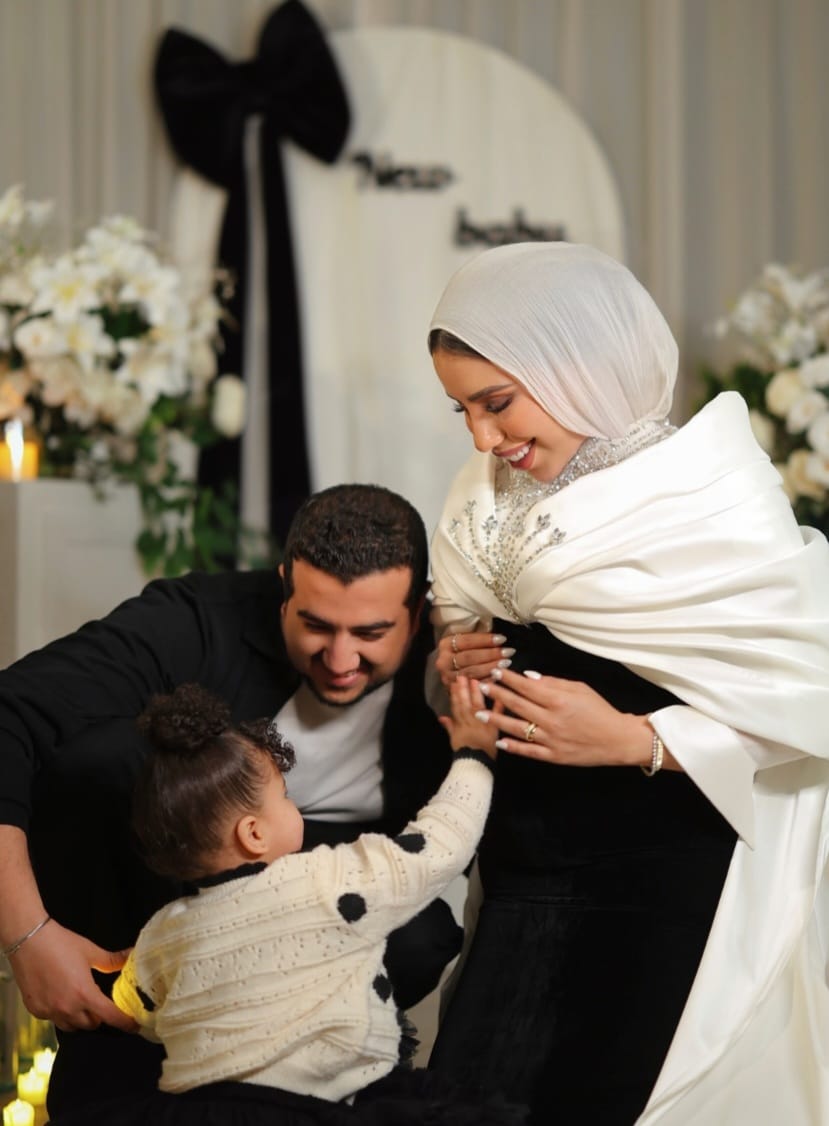 فرحة كبيرة وكأنها أول مرة.. رهف الشامي تحتفل بحملها الثاني بحفل ضخم برفقة زوجها وابنتها
