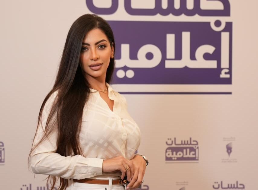 دعاء صلاح تشارك في جلسة إعلامية بدبي للصحافة تناقش تأثير التحولات الجيوسياسية على الخطاب الإعلامي