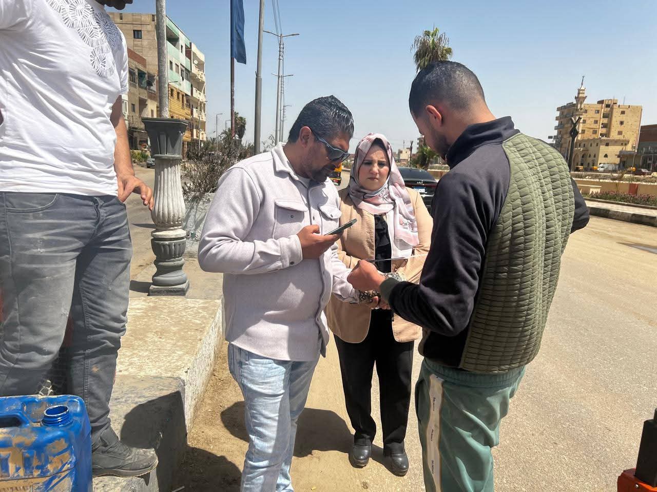إستجابةً لمطالب الأهالي.. بدء أعمال رصف طريق “المعاهدة” بالقصاصين الجديدة بطول 3 كم