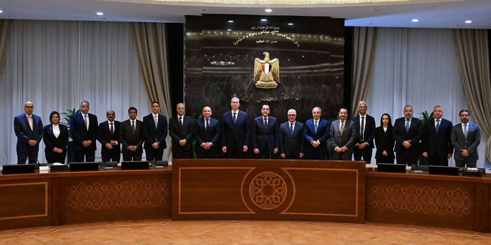 رئيس مجلس الوزراء يشهد توقيع عقد مشروع “بولي سيرف” المصرية للكيماويات بالسخنة باستثمارات 215 مليون دولار