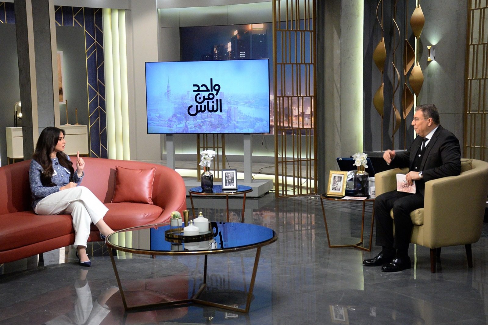 عمرو الليثي يكرم درة في «واحد من الناس» بعد نجاحها في «علي كلاي»
