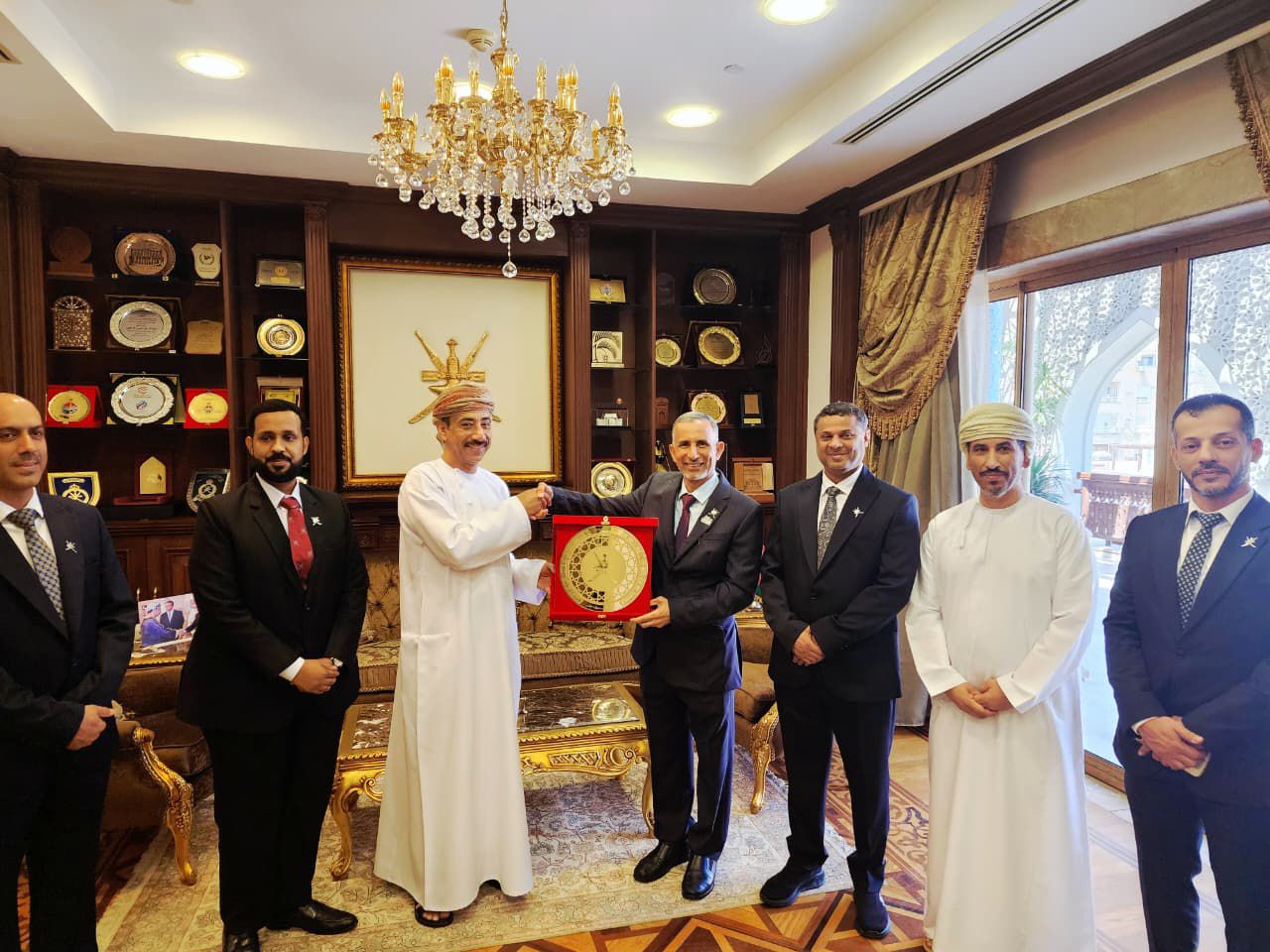 سفير عُمان بالقاهرة يستقبل وفد صلالة بعد حصولها على الاعتراف الدولي ضمن برنامج المدن القادرة على الصمود 2030