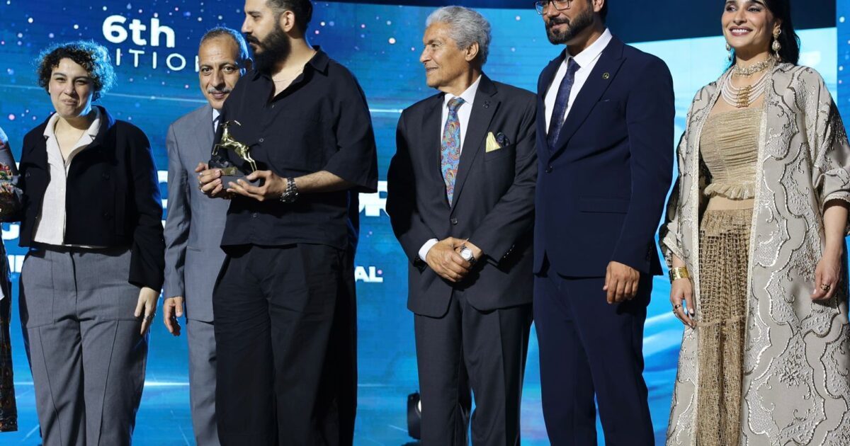 فيلم عائشة لا تستطيع الطيران يفوز بالجائزة الكبرى من مهرجان عنابة السينمائي بالجزائر