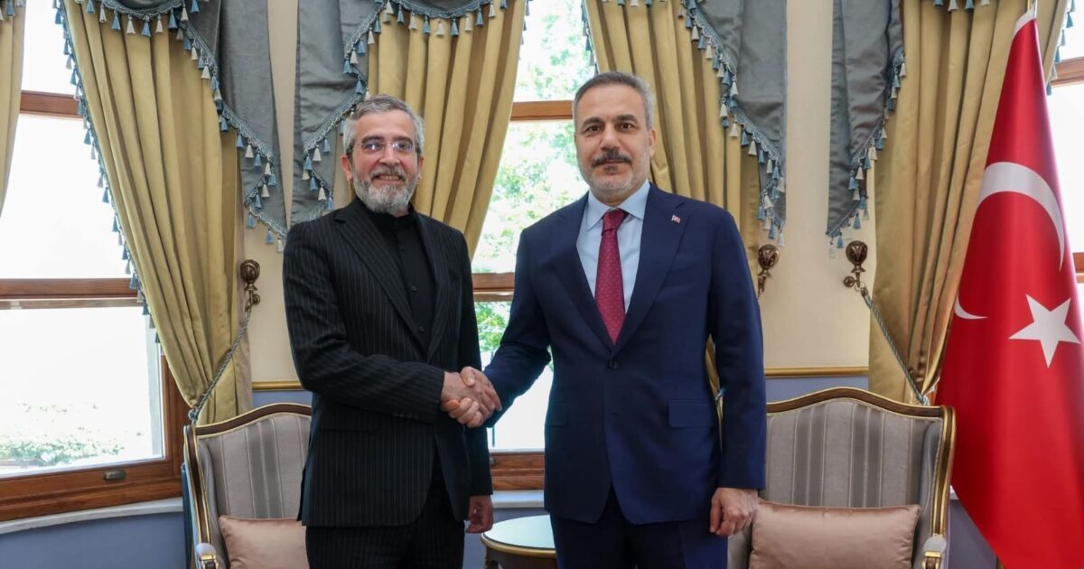 فيدان يبحث مع نائب أمين المجلس الأعلى للأمن القومي الإيراني تطورات المنطقة في إسطنبول