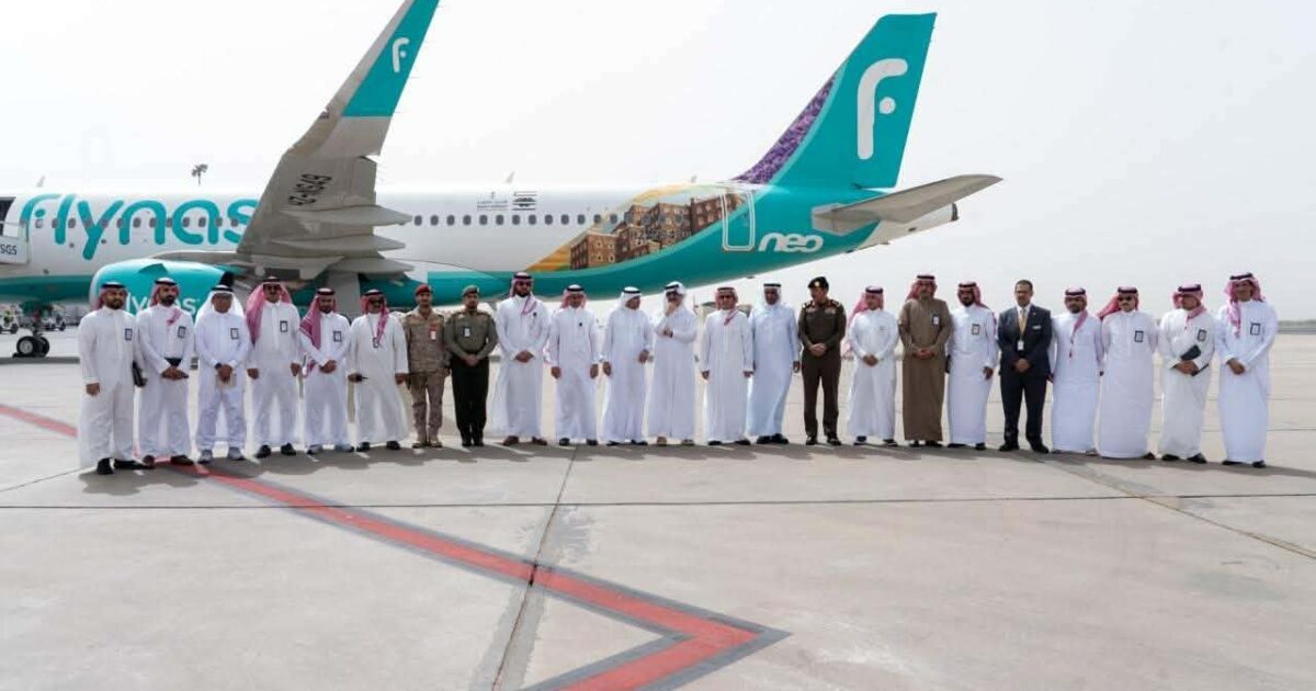 أمير منطقة عسير يدشن مركز عمليات طيران ناس الخامس في مطار أبها الدولي في المملكة