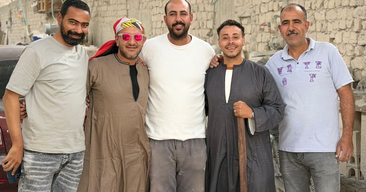 المغامر مازن حمزة يطلق حملة جديدة لدعم صناعة الرخام والجرانيت المصري، مستوحاة من ترند “الجلابية