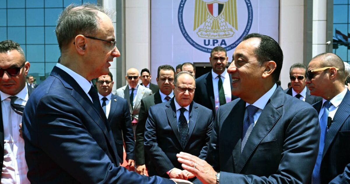 رئيس الوزراء يتفقد المعرض الطبي الإفريقي الخامس عقب مشاركته نيابةً عن فخامة الرئيس في الافتتاح