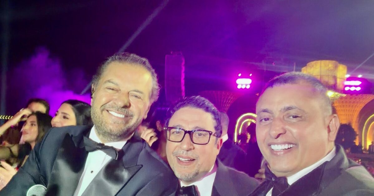 الدكتور خالد الشريف يشارك في حفل زفاف نجلة شقيق الفنان عماد زيادة بسفح الأهرامات