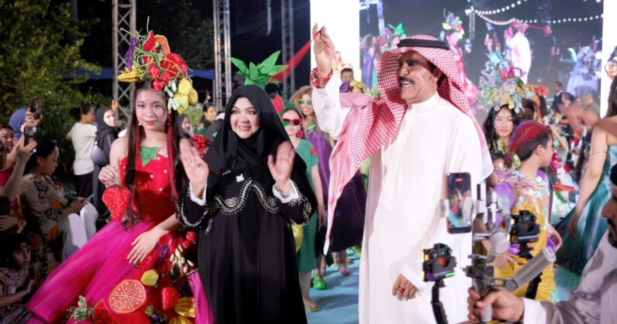 منى المنصوري تحتفي بعام الأسرة عبر مهرجان «هوامير فريجنا» وتدعم رواد الأعمال الصغار
