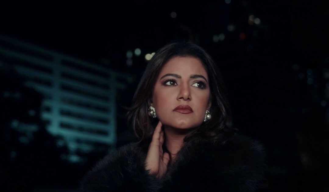 ياسمين تغني وجع الفراق ب “أعراض انسحابه”.. وكليب سينمائي في لبنان