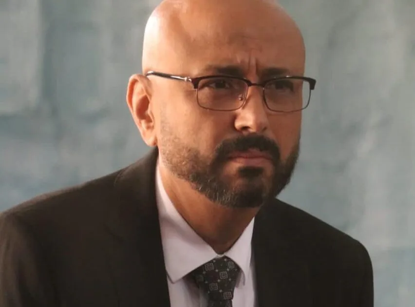 جمال يوسف يفرض حضوره في “تحت السن”.. وأداء استثنائي بشخصية ناظر المدرسة يشعل الأحداث
