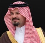 الشاعر المختار يهدي الأمير سلمان بن سلطان قصيدة “على خطاه”.. احتفاءً بإنجازاته ومشروع الهجرة النبوية