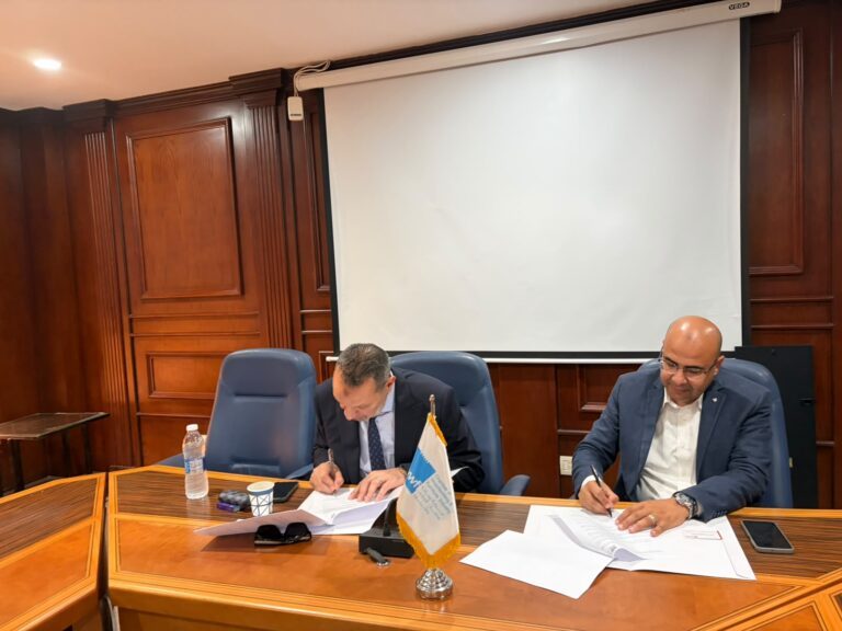 شراكة بين غرفة الأثاث وجامعة الأهرام الكندية لتعزيز تنافسية الصناعة