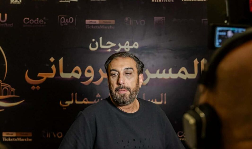 حسام حسني يشعل المسرح الروماني.. ونجوم التسعينات يعيدون ذكريات الزمن الجميل