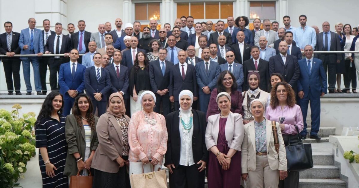 وزير الخارجية يلتقي الجالية المصرية في فيينا.. ومؤسسة آيات خليفة تؤكد مواصلة رسالتها الوطنية