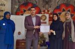 تكريم الأستاذ أحمد محمد عبدالحميد في ختام «فخورين بالإمارات» بالشارقة تقديرًا لدوره في ترسيخ الهوية الوطنية لدى النشء