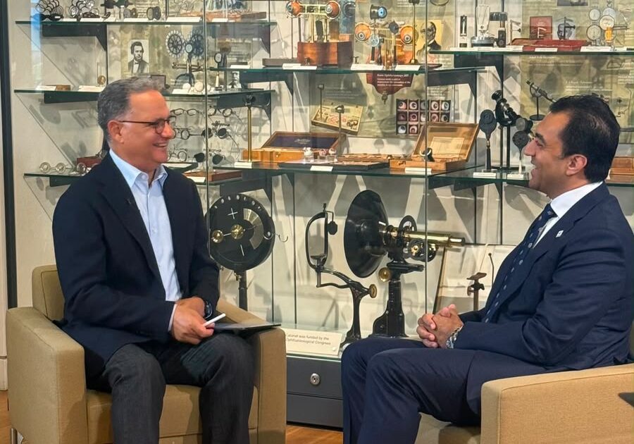 «يحدث في مصر» من لندن.. شريف عامر في حوار خاص مع د. محمد الألفي بعد انتخابه رئيسًا للكلية الملكية البريطانية لجراحة العيون