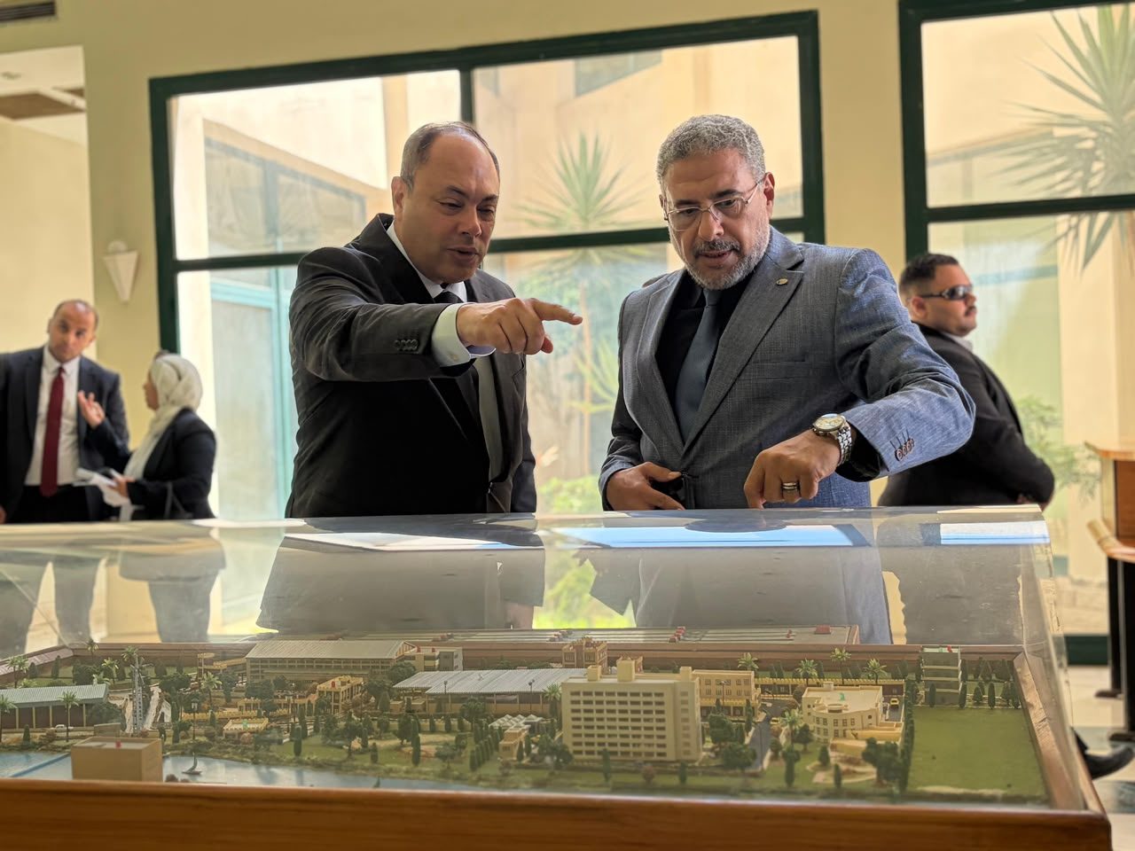 رئيس هيئة تنمية الصعيد يزور المركز القومي لبحوث المياه لبحث سبل التعاون ودعم المشروعات الزراعية
