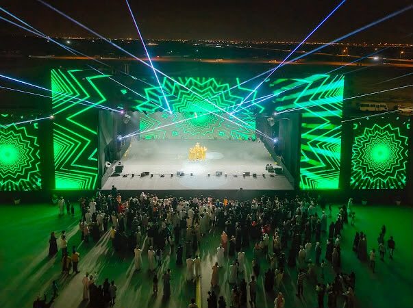 ساحة “أتين” تنبض بالحياة في خريف ظفار 2026 بعروض عالمية وكرنفالات وفنون موسيقية