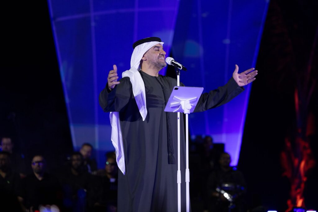 *حسين الجسمي يخطف نبض الجمهور في الساحل الشمالي وسط هتافات المحبة وترديد الأغنيات