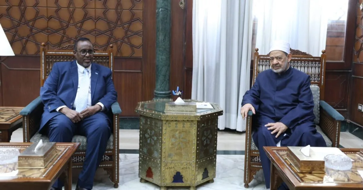 سفير الصومال بالقاهرة : الأزهر منارة للعلم والاعتدال وشريك أساسي للصومال