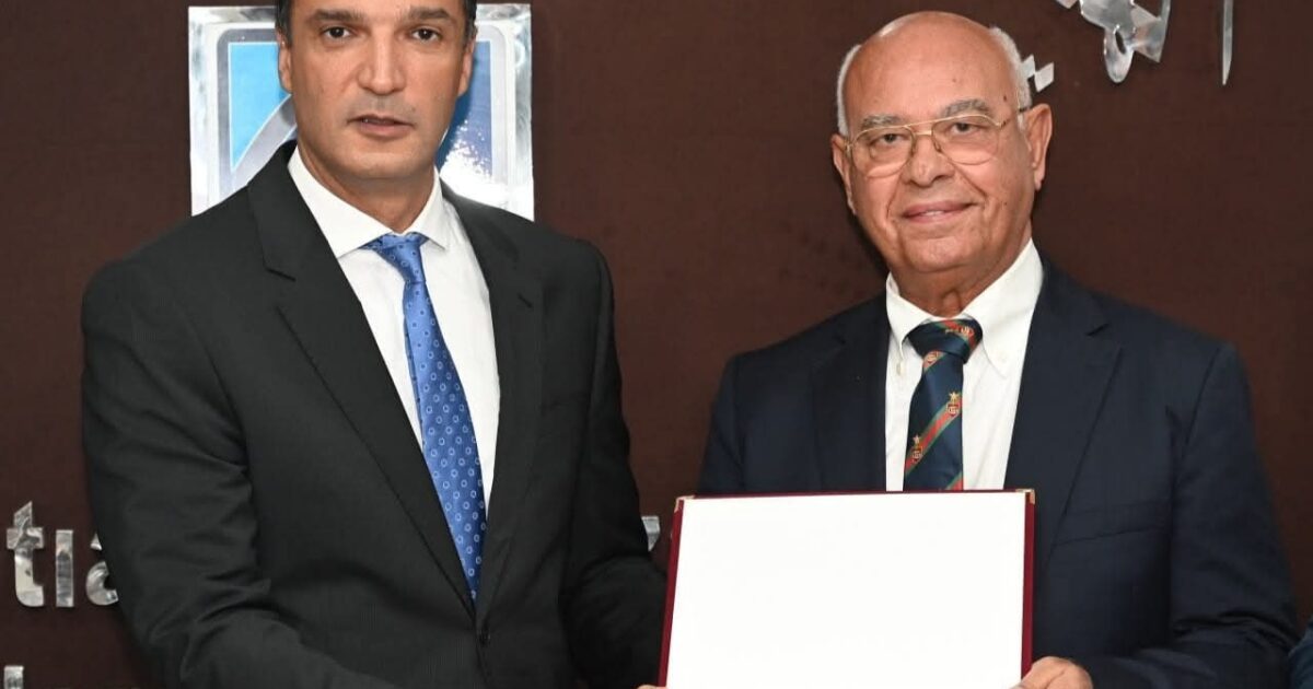 وزير الصناعة يكرّم الزنوكي للأجهزة الكهربائية عن منتجات «تاتش» لحصولها على شهادات علامة الجودة وكفاءة الطاقة والأداء البيئي