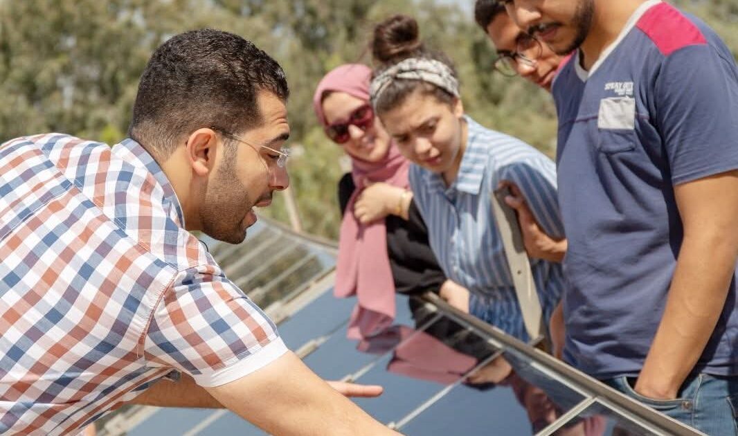 خلال عام ٢٠٢٥ نجحت جامعة هليوبوليس في تأمين تمويل بقيمة 7.38 مليون يورو لمشروعاتها لدعم جهود التنمية المستدامة في مختلف أنحاء مصر.