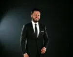 محمود خليفة يغيّر قواعد اللعبة بـ«غيّر فكرك».. ألبوم جديد يمزج الإبداع البشري بالذكاء الاصطناعي