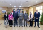 رئيس جامعة المنصورة يستقبل وفد مانشستر لدعم برنامج الصيدلة المشترك