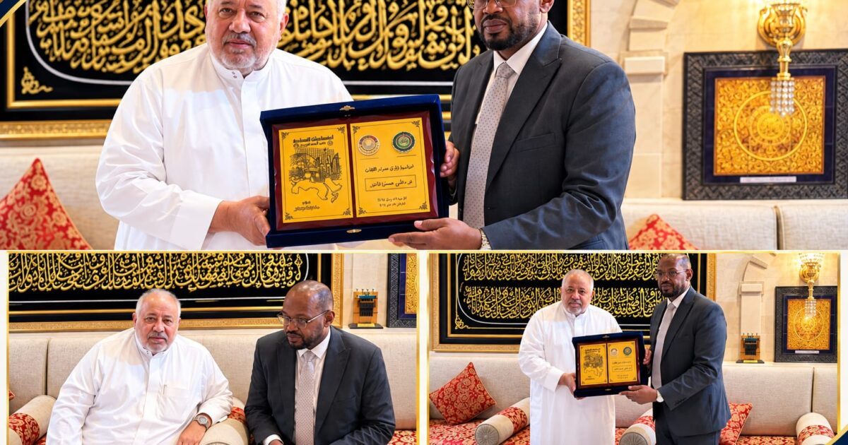 مسؤول بمنظمة السياحة العربية يحتفي برئيس الاتحاد العربي للإعلام السياحي