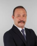 محمود كمال رضوان يطالب وزير التعليم بإعادة النظر في طرق الدراسة