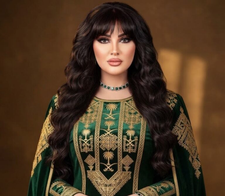 رزان البحرينية تتألق بأغانيها الوطنية في احتفالات اليوم الوطني السعودي الـ96