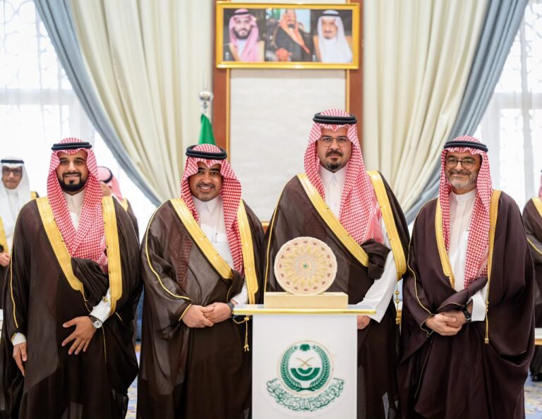 أمير منطقة المدينة المنورة يكرّم “طيبة” تقديرًا لشراكتها في موسم شتاء المدينة 2025-2026