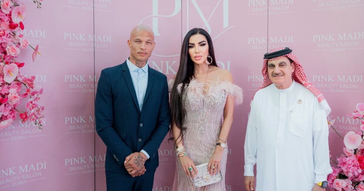 مصممة الأزياء المغربية الإسبانية “مديحة عبيدة” تعرب عن سعادتها باطلاق PINK MADI في دبي