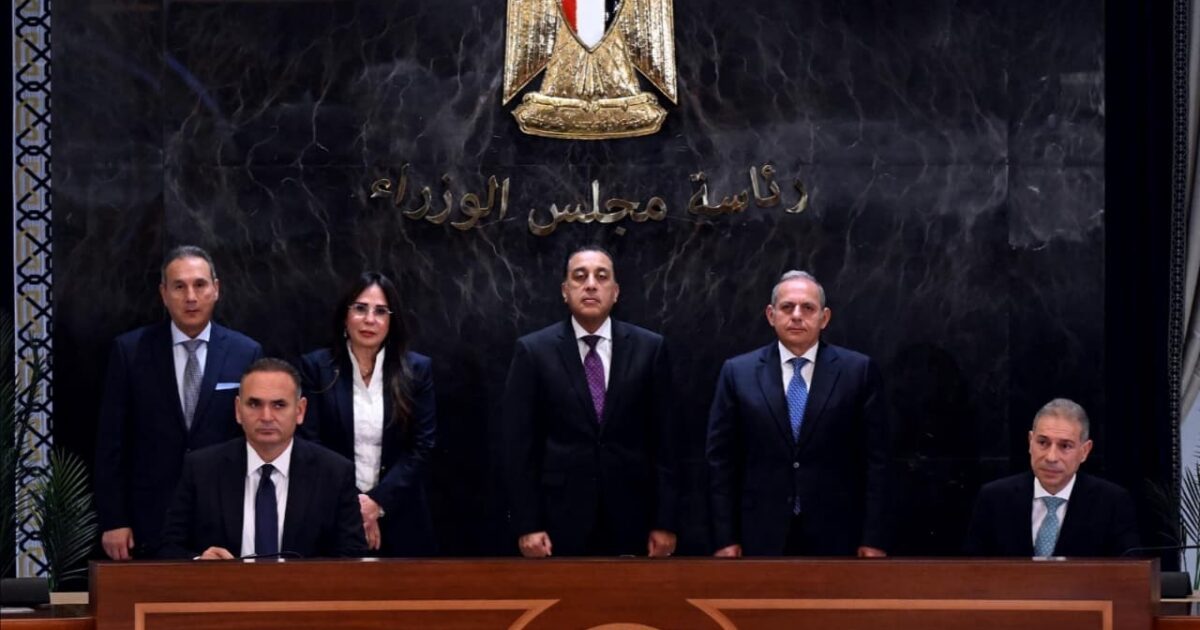 لدعم التنمية الاقتصادية والاجتماعية.. بنكي مصر والأهلي المصري يوقعان عقد مع هايد بارك للتطوير العقاري لقطعة أرض كبري بمنطقة التوسعات الشرقية بمدينة أكتوبر المملوكة للمصريه لإدارة الأصول العقارية والاس