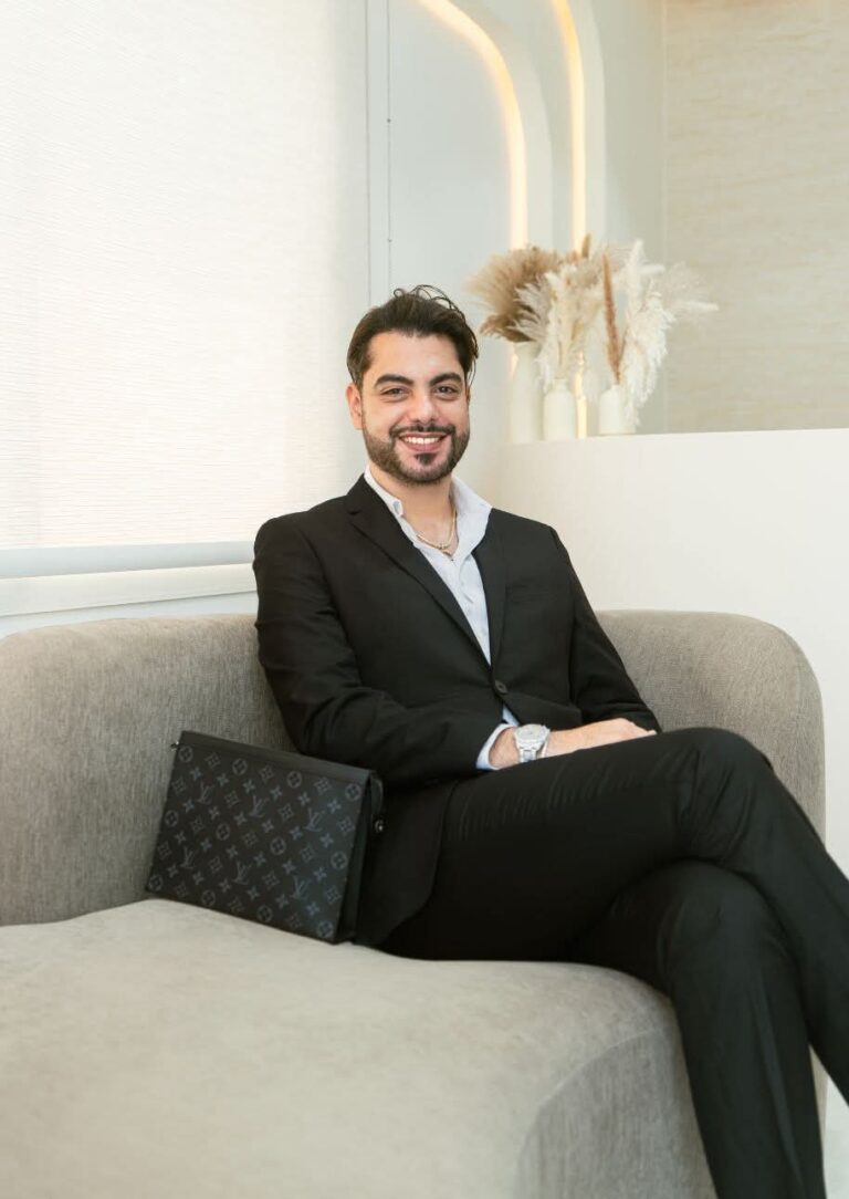مهما بتعملي مش بيتحسن.. اخصائي يكشف أسرار علاج الشعر وطرق تقنية فعالة