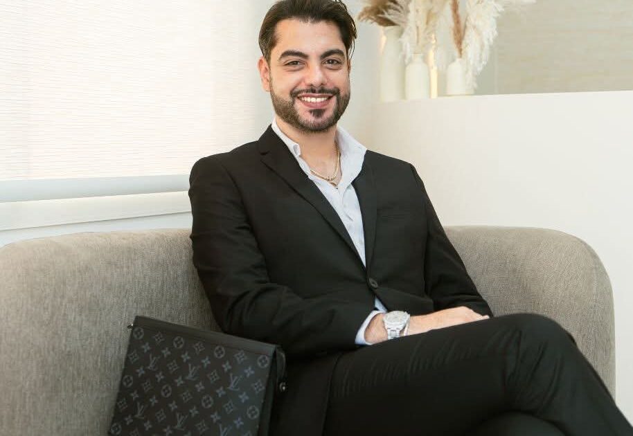 مهما بتعملي مش بيتحسن.. اخصائي يكشف أسرار علاج الشعر وطرق تقنية فعالة